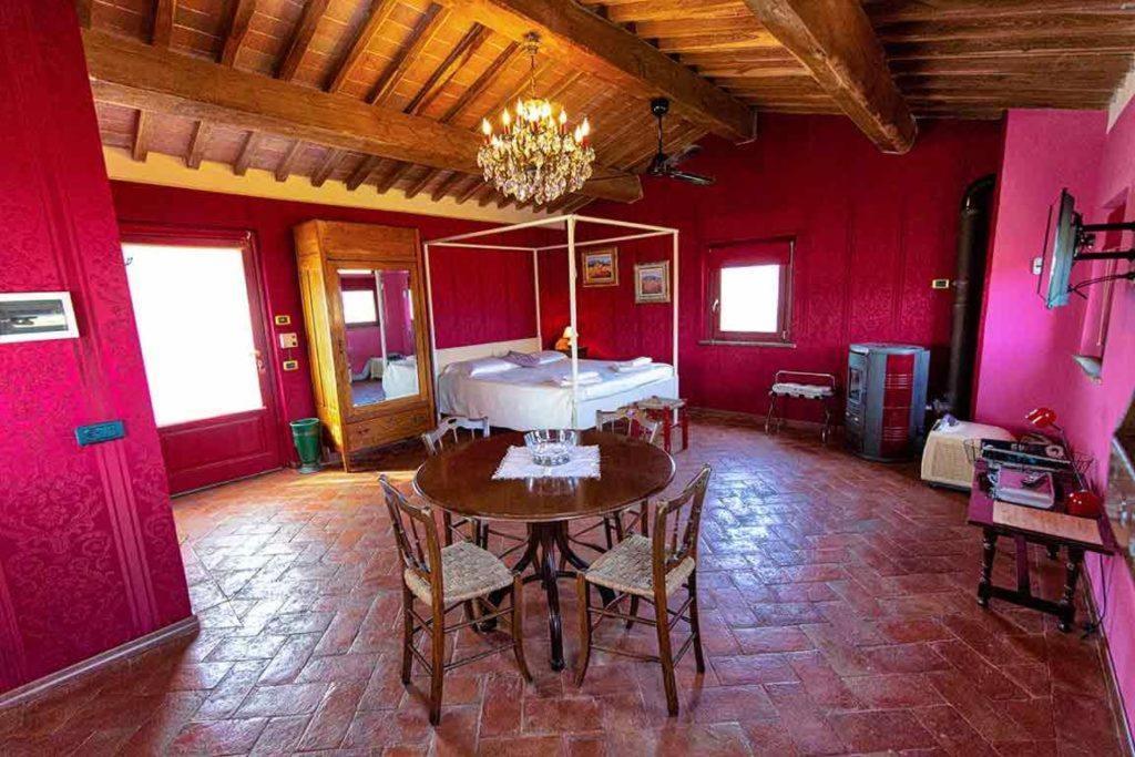 Podere Calvaiola モンテカティーニ・ヴァル・ディ・チェーチナ エクステリア 写真